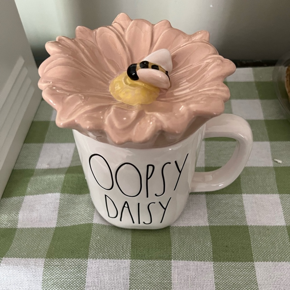 Oops daisy Rae Dunn Mug